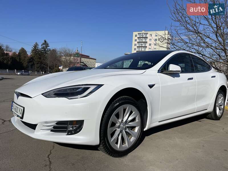 Лифтбек Tesla Model S 2018 в Хмельницком