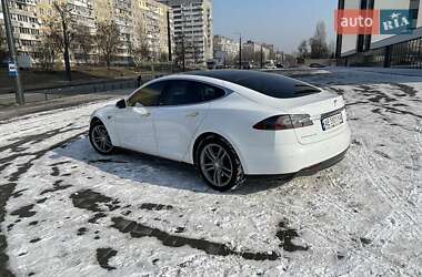 Ліфтбек Tesla Model S 2015 в Дніпрі