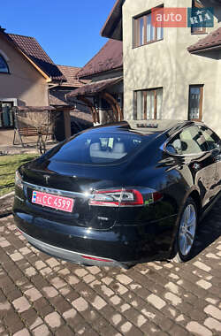 Лифтбек Tesla Model S 2016 в 