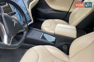 Лифтбек Tesla Model S 2015 в 