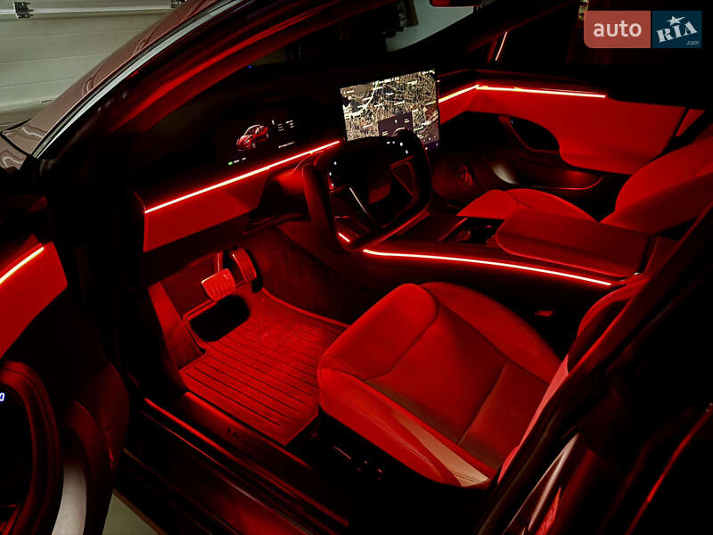 Лифтбек Tesla Model S 2023 в Киеве