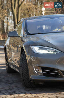 Ліфтбек Tesla Model S 2016 в 