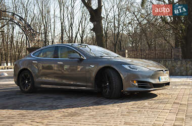 Ліфтбек Tesla Model S 2016 в 