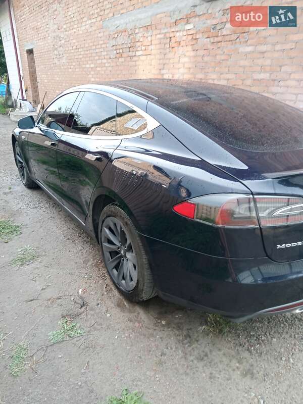Лифтбек Tesla Model S 2013 в Киеве