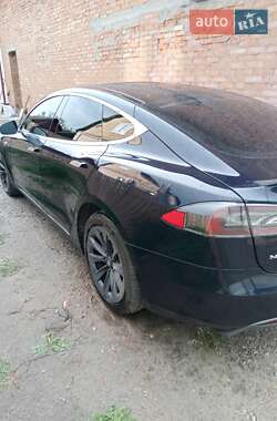 Лифтбек Tesla Model S 2013 в 