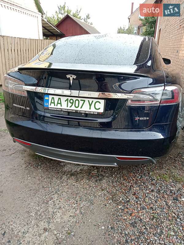 Лифтбек Tesla Model S 2013 в Киеве