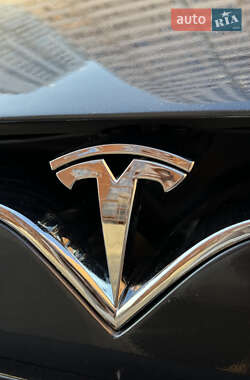Ліфтбек Tesla Model S 2017 в 