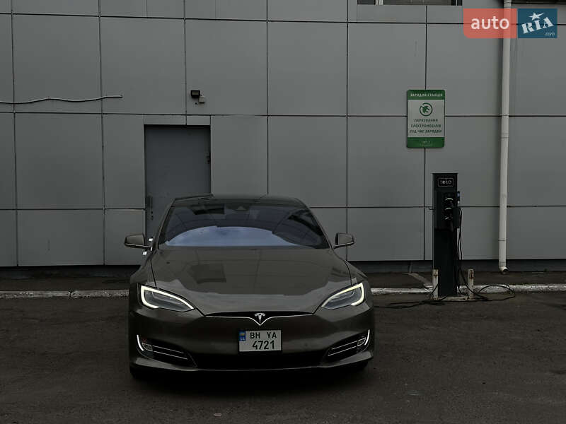 Лифтбек Tesla Model S 2016 в Одессе