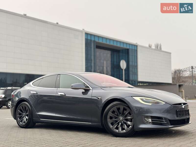 Ліфтбек Tesla Model S 2020 в Одесі