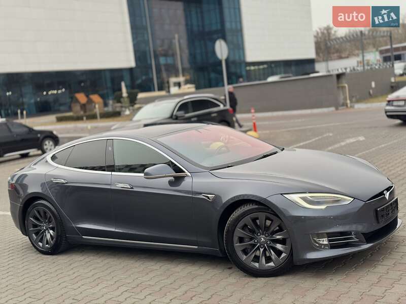 Ліфтбек Tesla Model S 2020 в Одесі