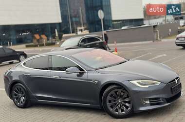 Лифтбек Tesla Model S 2020 в 