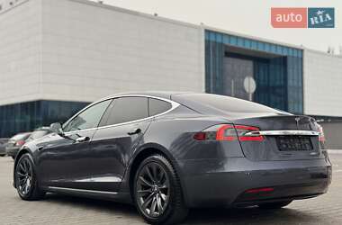 Лифтбек Tesla Model S 2020 в 