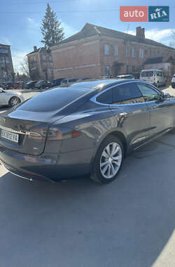 Лифтбек Tesla Model S 2015 в 