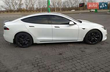Лифтбек Tesla Model S 2016 в Каменском
