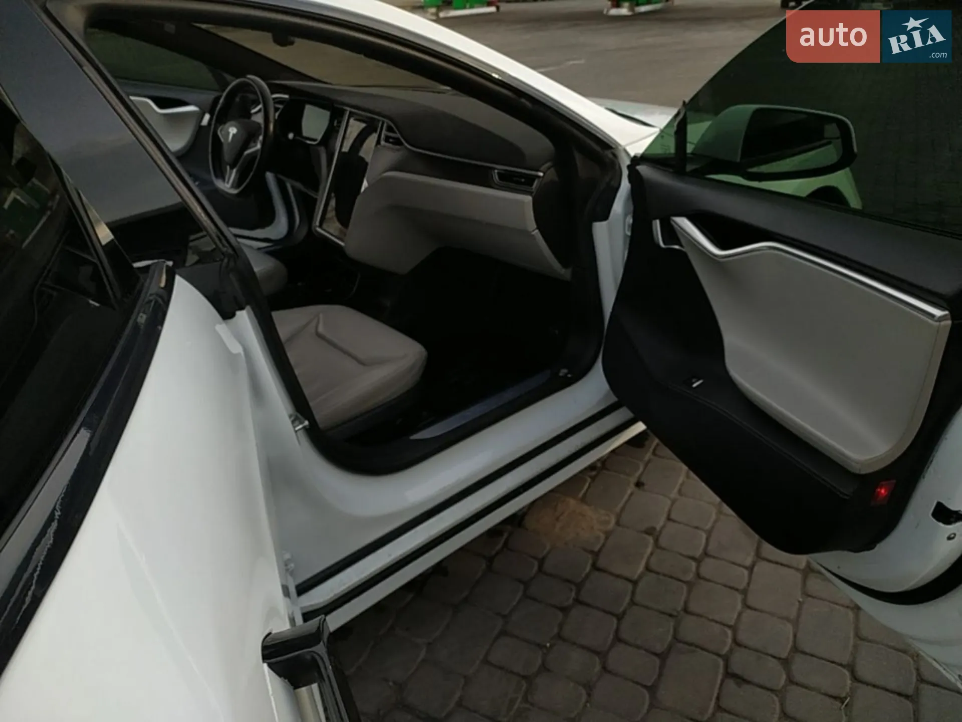 2016 Tesla Model S - мініатюра 19