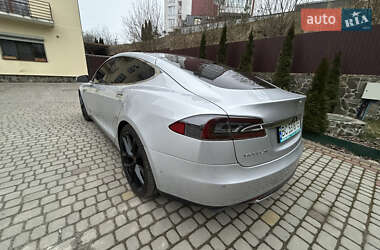 Ліфтбек Tesla Model S 2015 в Львові