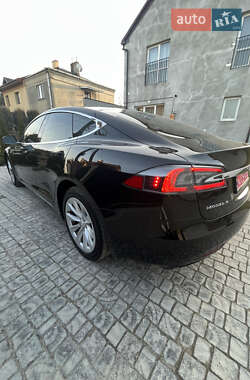 Лифтбек Tesla Model S 2017 в 