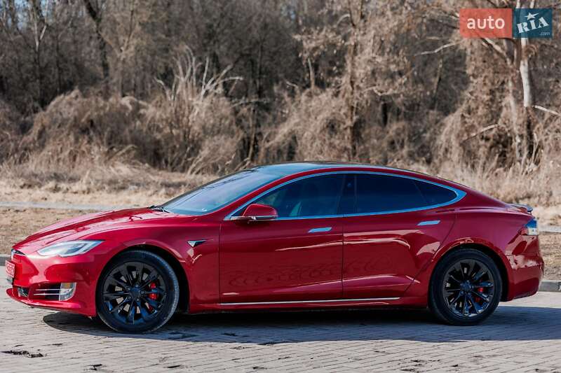 Лифтбек Tesla Model S 2019 в Львове
