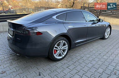 Лифтбек Tesla Model S 2015 в 