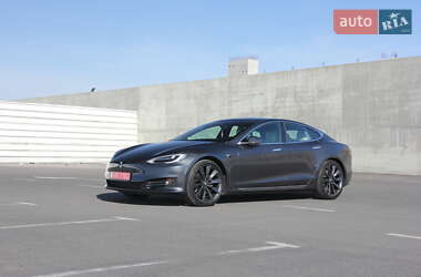 Ліфтбек Tesla Model S 2020 в 