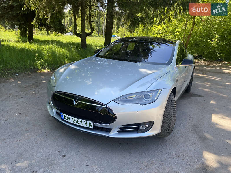 Лифтбек Tesla Model S 2014 в Житомире