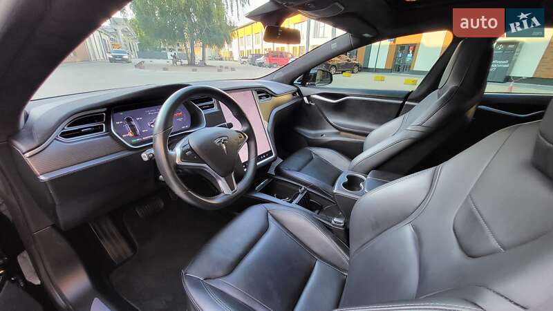 Лифтбек Tesla Model S 2016 в Коломые