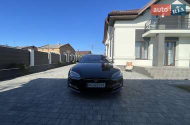 Лифтбек Tesla Model S 2018 в Львове