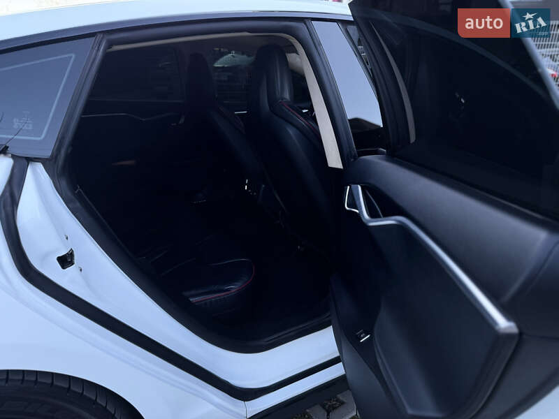 Лифтбек Tesla Model S 2013 в Ивано-Франковске фото 12 Лифтбек Tesla Model S 2013 в Ивано-Франковске