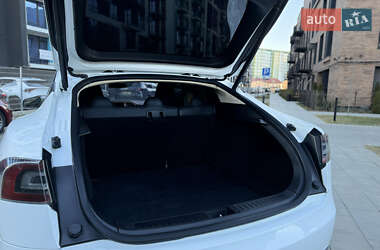 Ліфтбек Tesla Model S 2013 в 