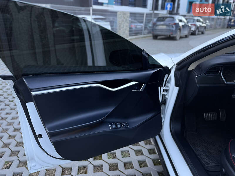 Лифтбек Tesla Model S 2013 в Ивано-Франковске фото 21 Лифтбек Tesla Model S 2013 в Ивано-Франковске