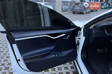 Ліфтбек Tesla Model S 2013 в 