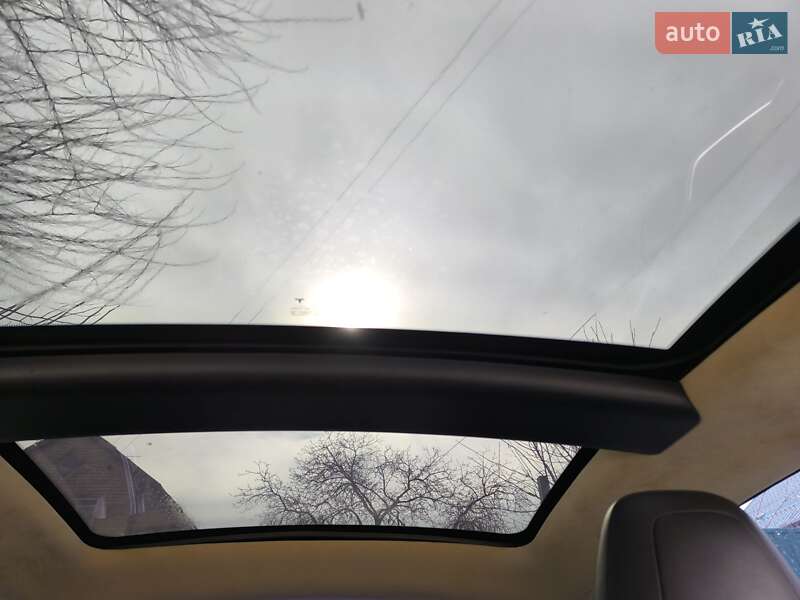 Лифтбек Tesla Model S 2013 в Киеве фото 24 Лифтбек Tesla Model S 2013 в Киеве