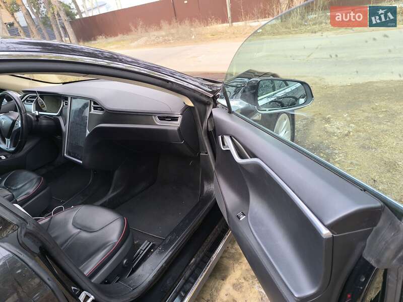 Лифтбек Tesla Model S 2013 в Киеве фото 15 Лифтбек Tesla Model S 2013 в Киеве