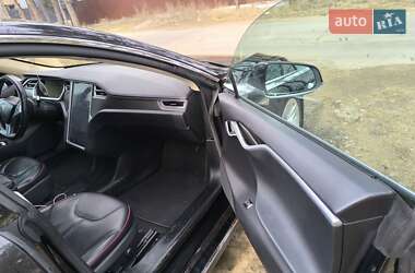 Лифтбек Tesla Model S 2013 в 
