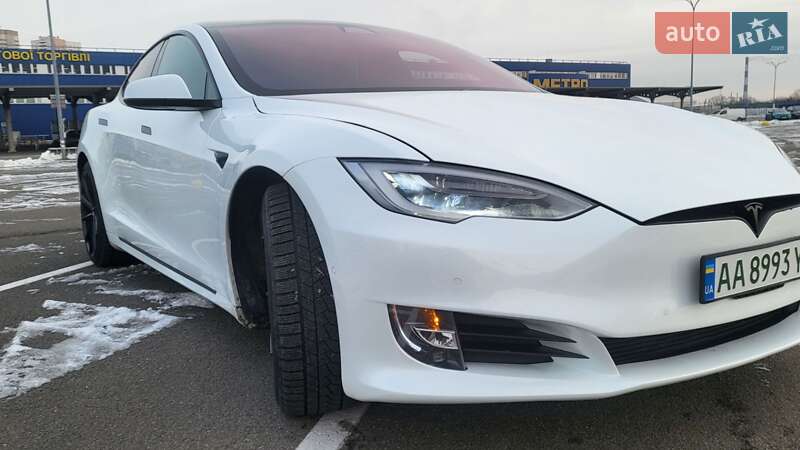 Ліфтбек Tesla Model S 2018 в Києві