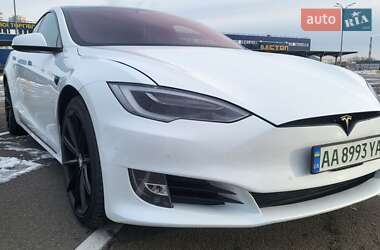 Ліфтбек Tesla Model S 2018 в Києві