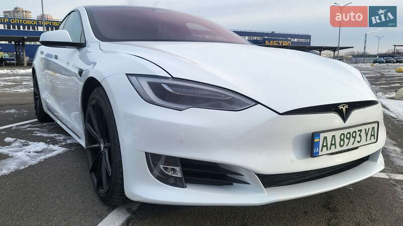 Ліфтбек Tesla Model S 2018 в Києві