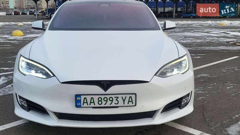 Ліфтбек Tesla Model S 2018 в Києві