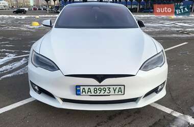 Ліфтбек Tesla Model S 2018 в Києві