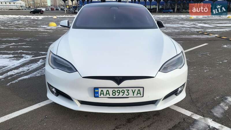 Ліфтбек Tesla Model S 2018 в Києві