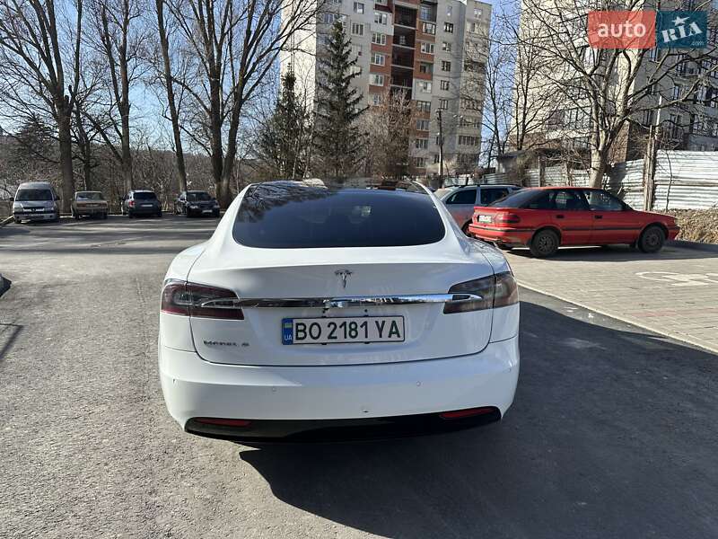 Ліфтбек Tesla Model S 2016 в Тернополі