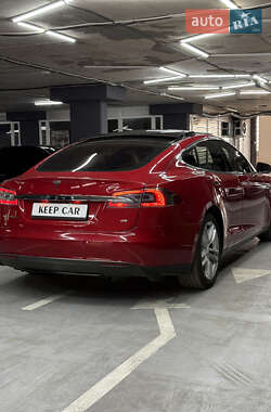 Лифтбек Tesla Model S 2014 в 