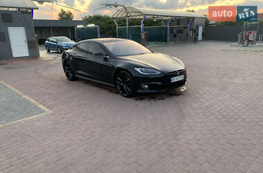 Лифтбек Tesla Model S 2017 в 