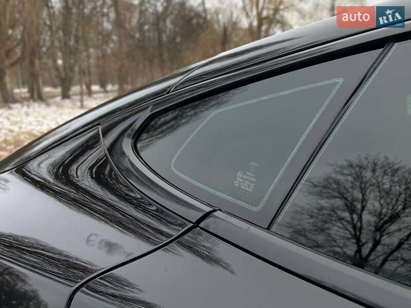 Лифтбек Tesla Model S 2017 в Нежине