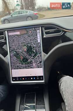 Лифтбек Tesla Model S 2017 в 
