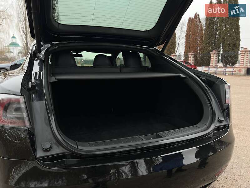 Лифтбек Tesla Model S 2017 в Нежине
