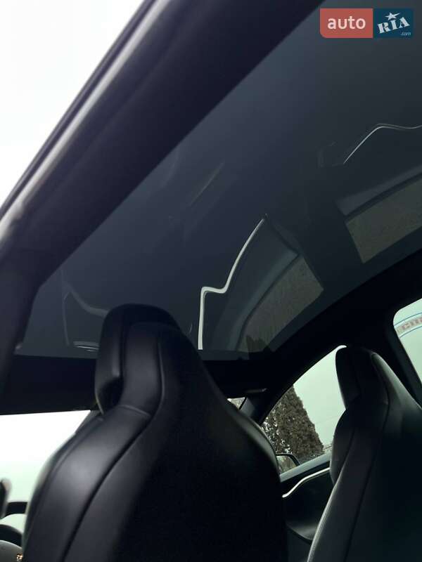 Лифтбек Tesla Model S 2017 в Нежине