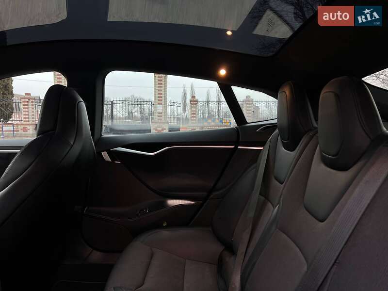 Лифтбек Tesla Model S 2017 в Нежине