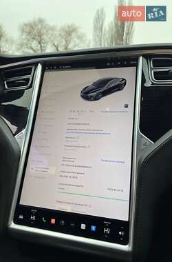 Лифтбек Tesla Model S 2017 в 