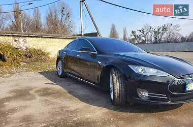 Ліфтбек Tesla Model S 2013 в 